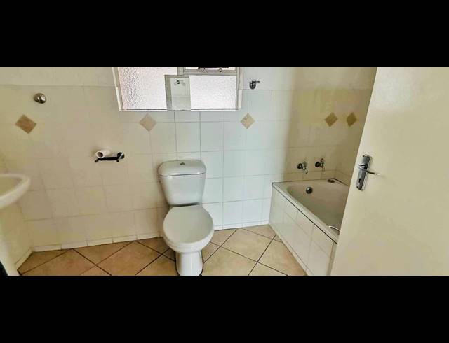 1 BEDROOM FLAT FOR SALE IN RENSBURG